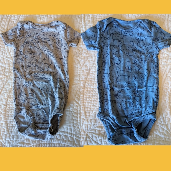 Carter's Baby Boy Onesies 12 months - Picture 4 of 6